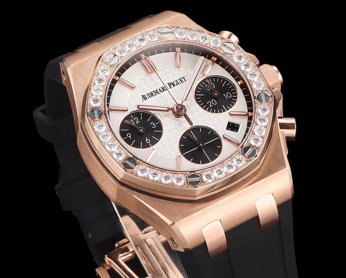 Royal Oak Offshore Chronograph 37 mm, White/Black/Rose Gold Ref. 26231OR.ZZ.D003CA.01