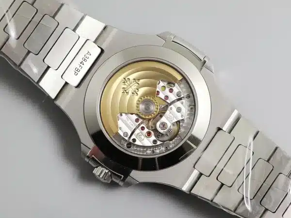 Nautilus 5726/1A-014 Annual Calendar, Moon phases 40.5 mm,Steel