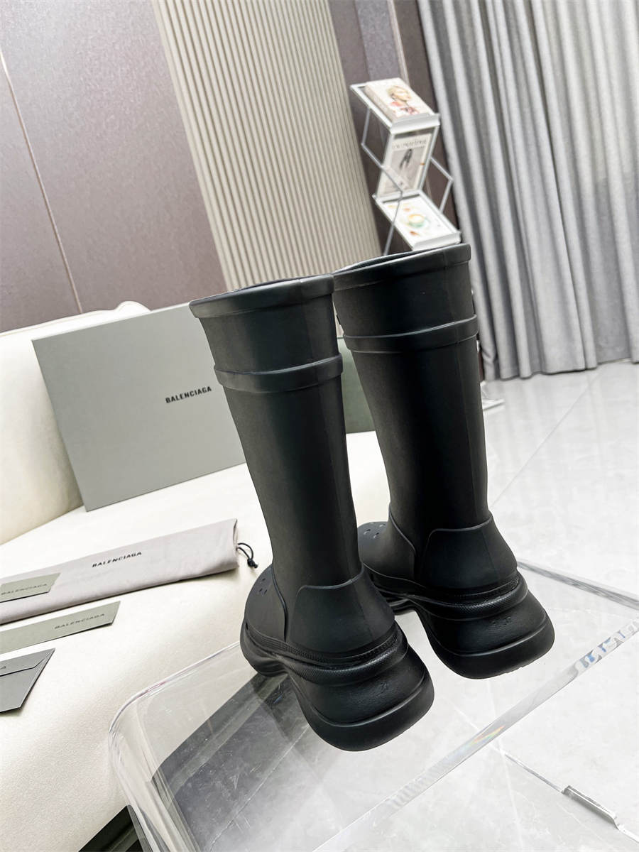 Balenciaga Crocs co-branded cave rain boots