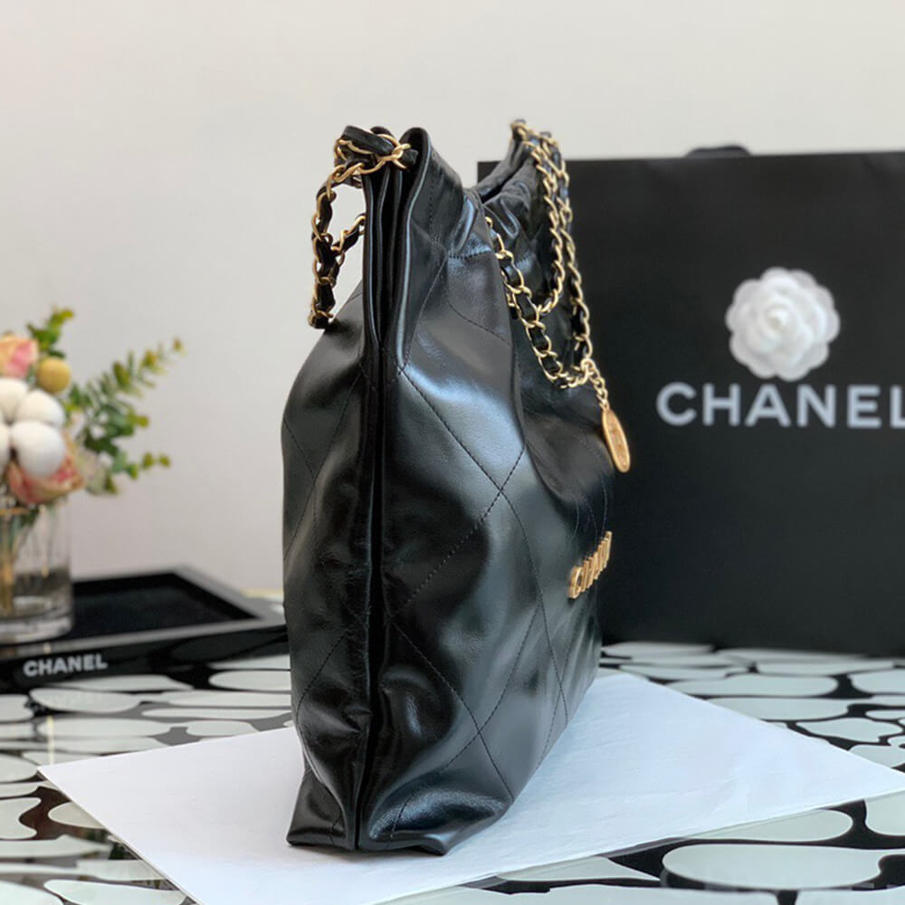 Chanel 22 SMALL HANDBAG