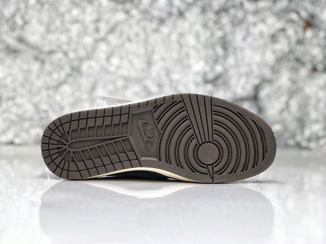 TRAVIS SCOTT X AIR JORDAN 1 LOW AJ1