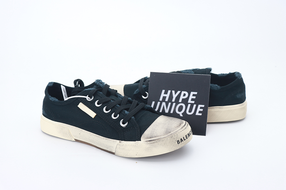 BALENCIAGA PARIS LOW SNEAKER IN BLACK