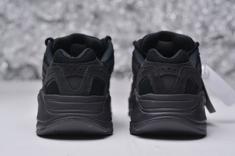 YEEZY 700 V2 “VANTA”