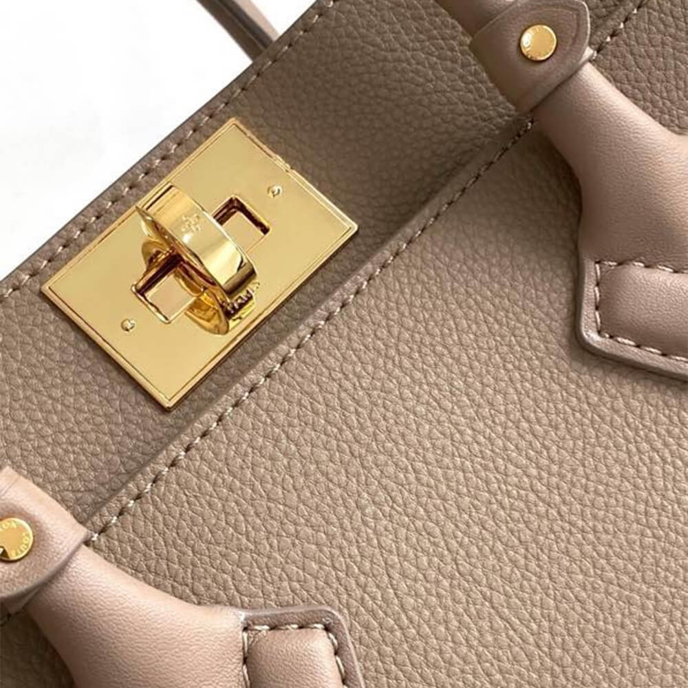 Louis Vuitton ON MY SIDE PM