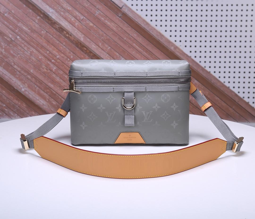 Cheapest  Louis Vuitton M43889 Men Messenger PM Monogram Titanium Coated Canvas