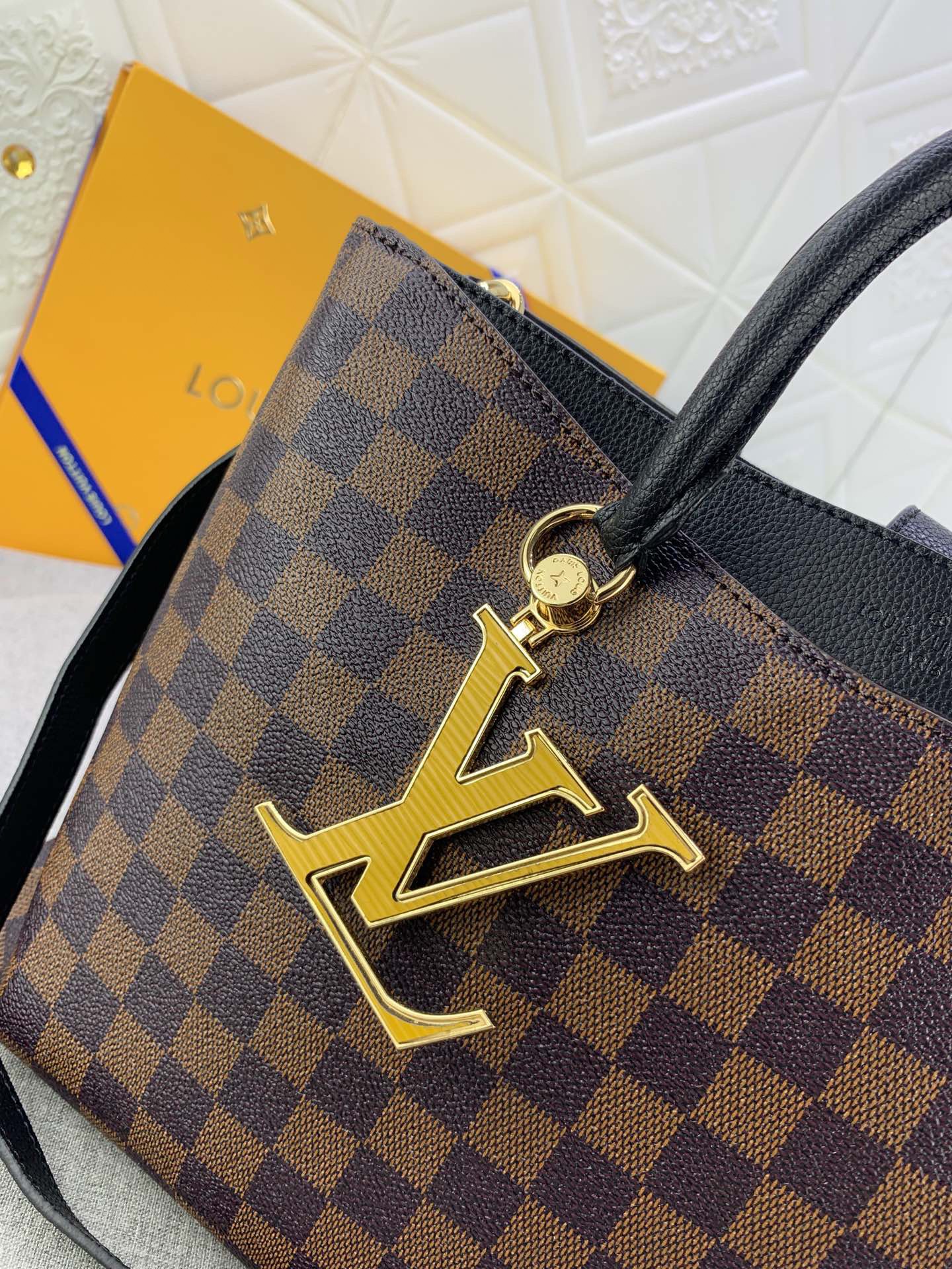 Louis Vuitton RIVERSIDE