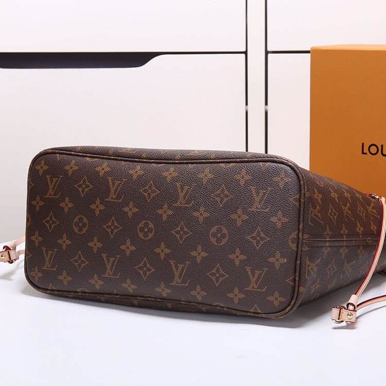 Louis Vuitton Neverfull MM Tote