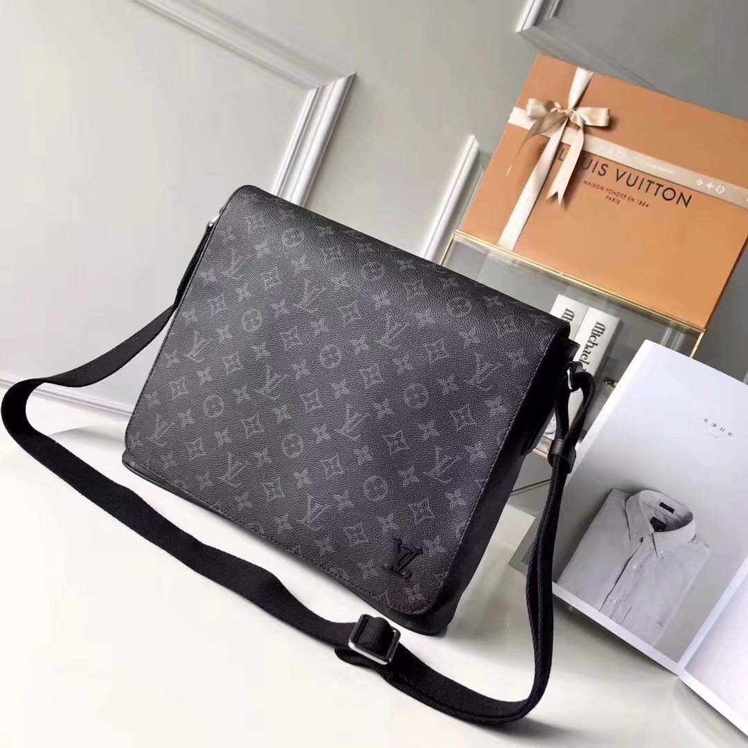 Louis Vuitton M44001 District MM Men Shoulder Bag Monogram Eclipse Canvas