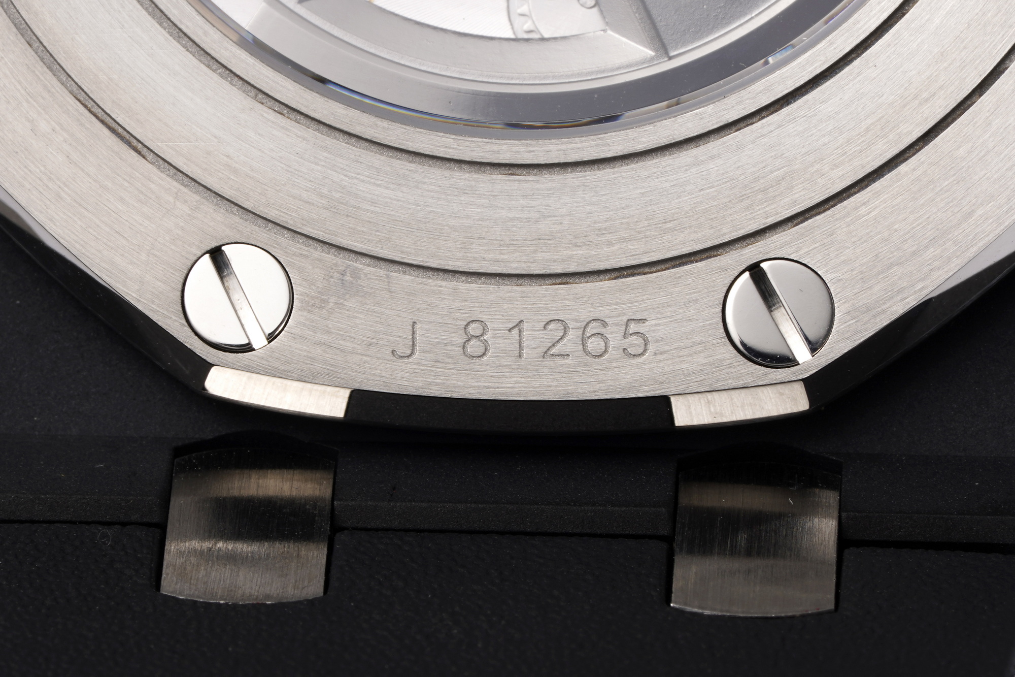 Royal Oak Offshore 44 mm, Anthracite Ref. 26405CE.OO.A002CA.01