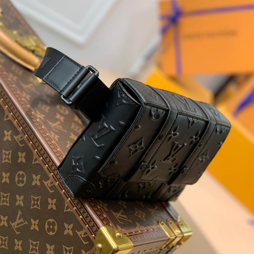 Louis Vuitton TRUNK SLINGBAG