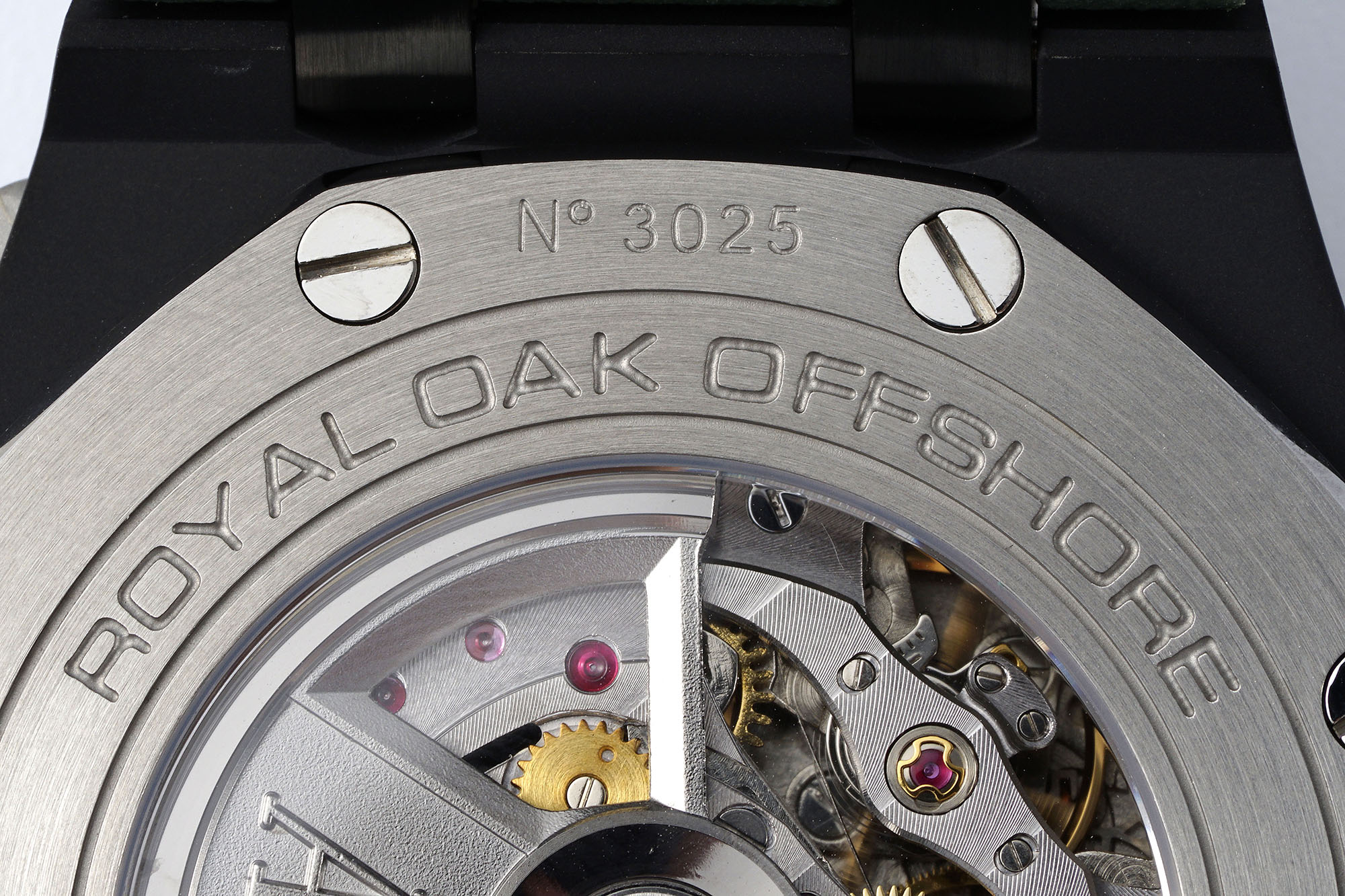 Royal Oak Offshore 44 mm, Green Ref. 26405CE.OO.A056CA.01
