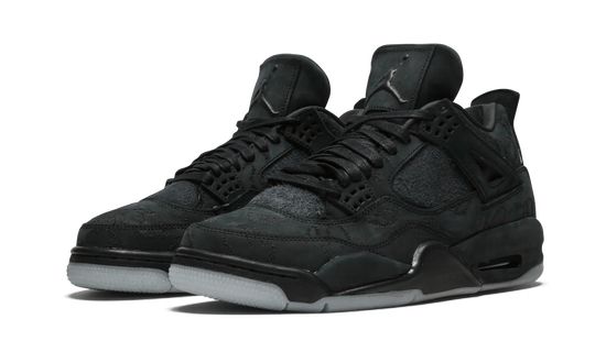 Air Jordans 4 X KAWS 'Black' 930155-003