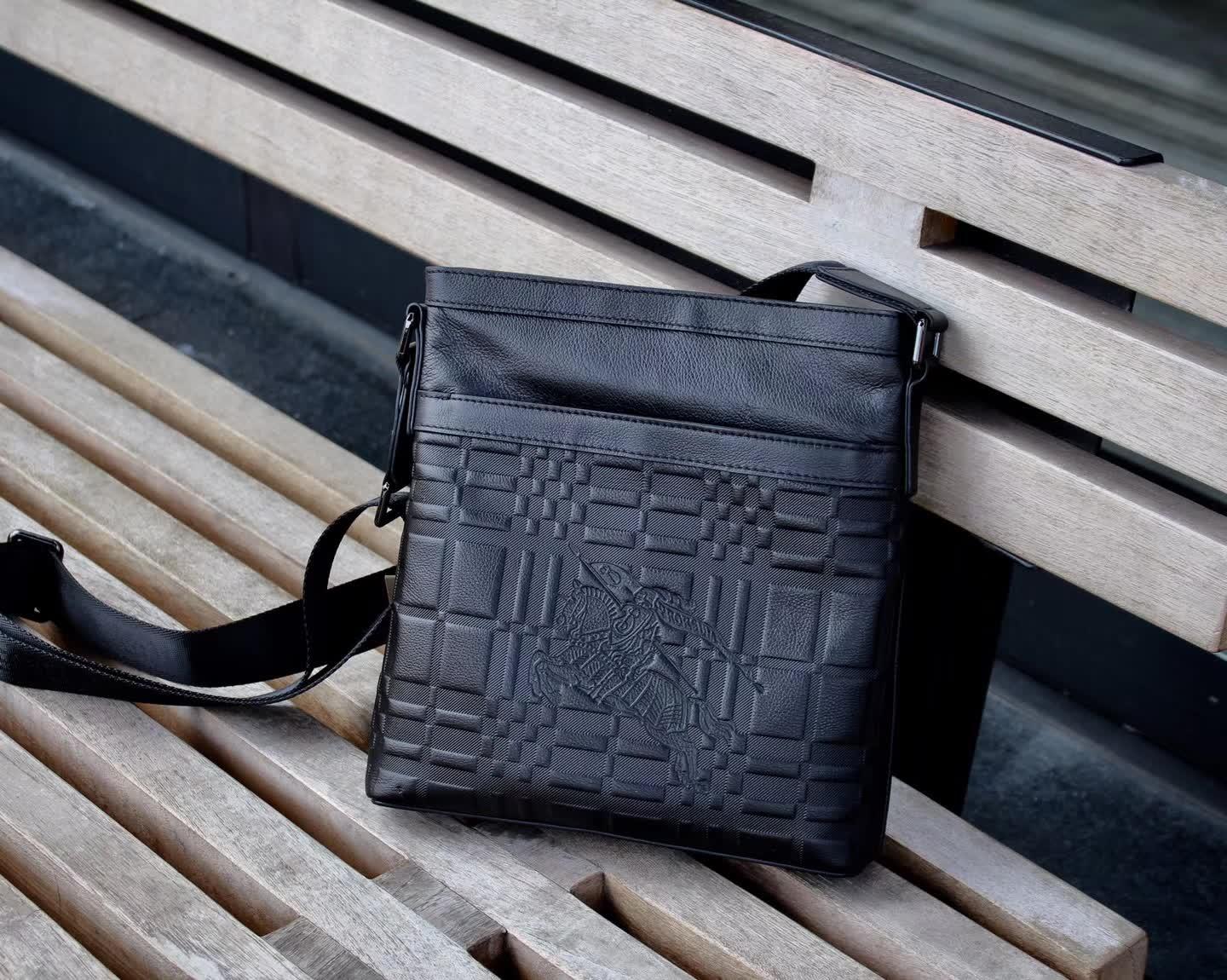 Burberry 0267-3 Men Leather Messenger Bag Black
