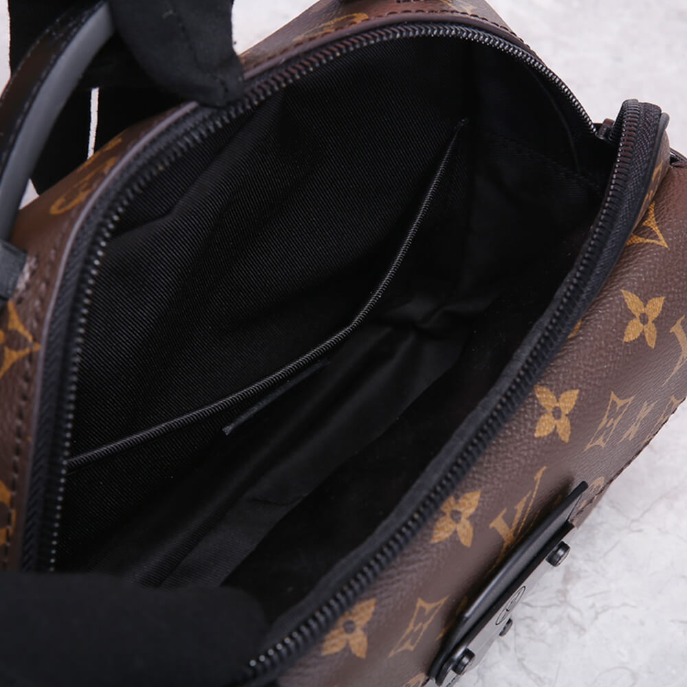 Louis Vuitton S LOCK MESSENGER