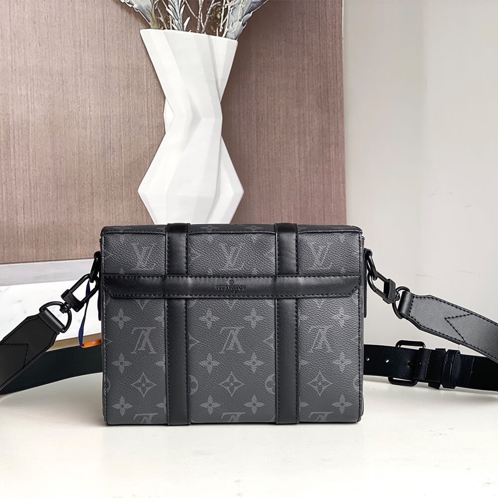 Louis Vuitton TRUNK MESSENGER