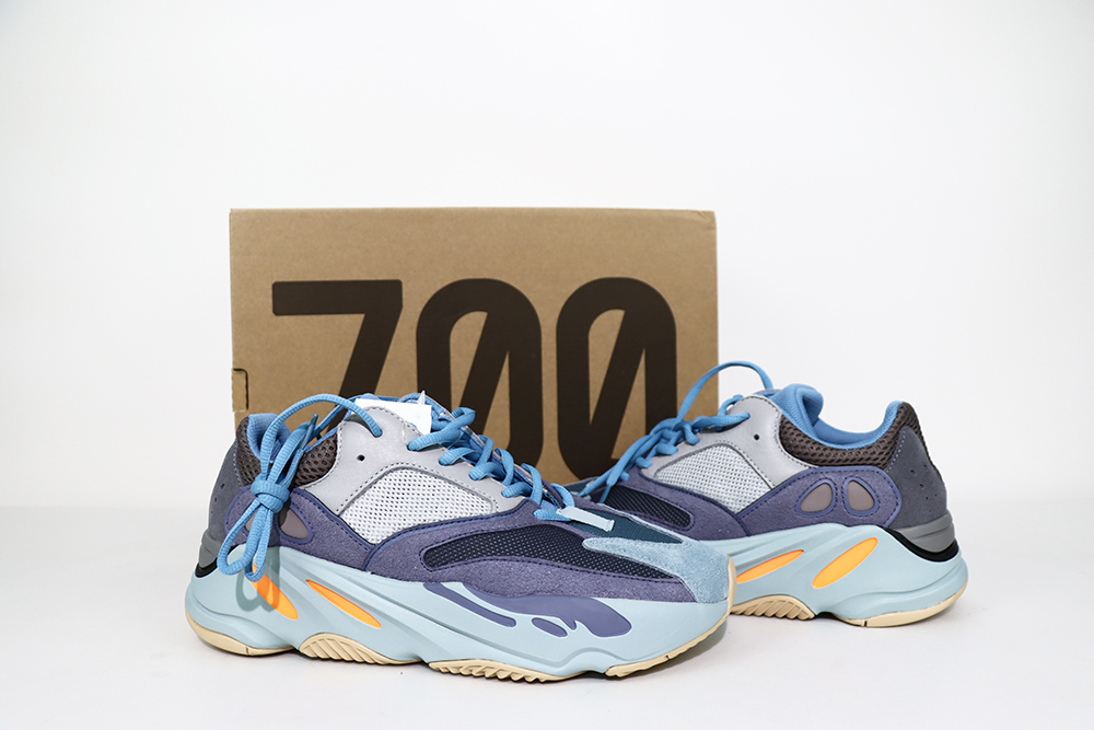 Yeezy 700 ‘Carbon Blue’ FW2498