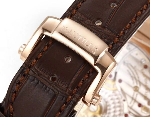 Nautilus 5712R-001 Moon phases. 40 mm,Rose gold