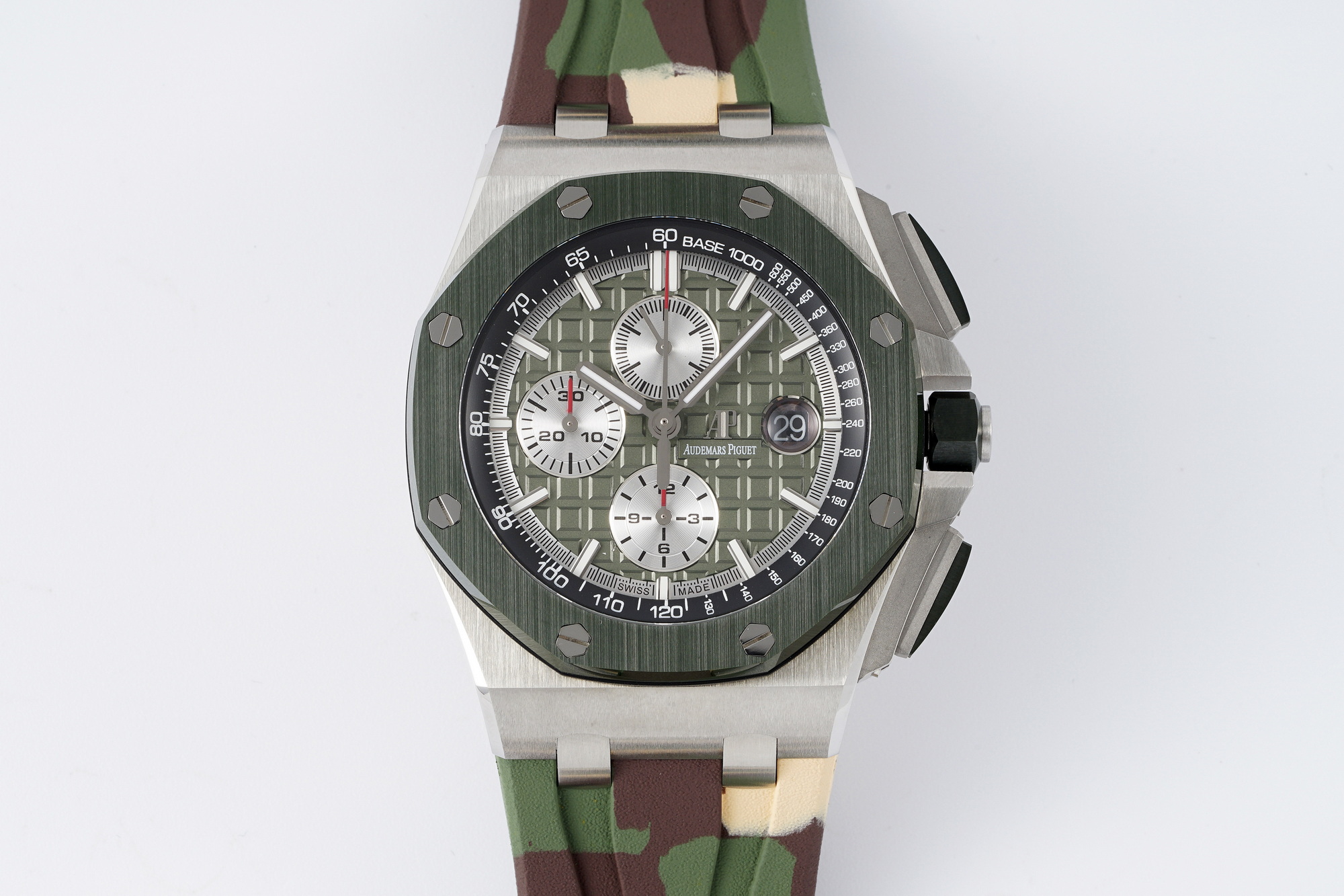Royal Oak Offshore 44 mm, Green Ref. 26400SO.OO.A055CA.01