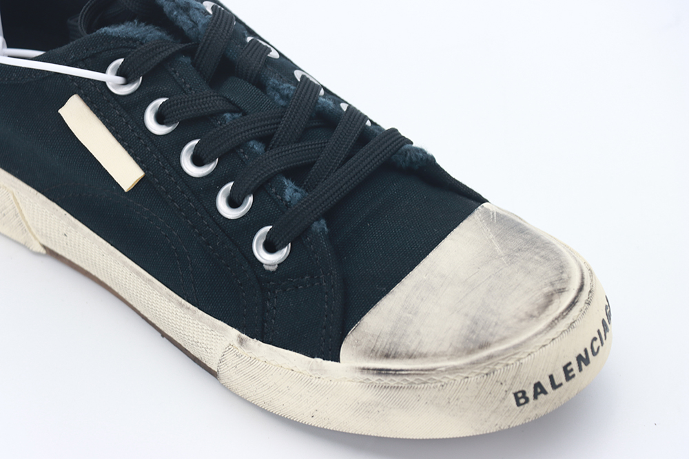 BALENCIAGA PARIS LOW SNEAKER IN BLACK