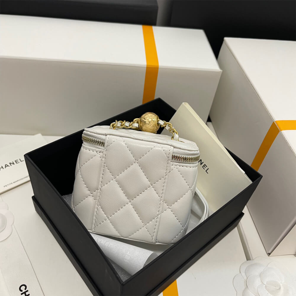 Chanel SMALL VANITY WITH CHAIN