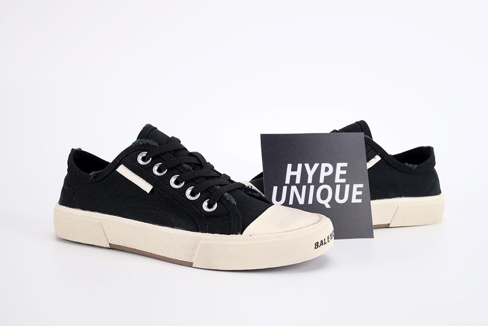 BALENCIAGA PARIS LOW SNEAKER IN BLACK
