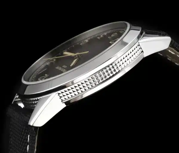 Calatrava DATE, SWEEP SECONDS. 40 mm,Steel,5226G