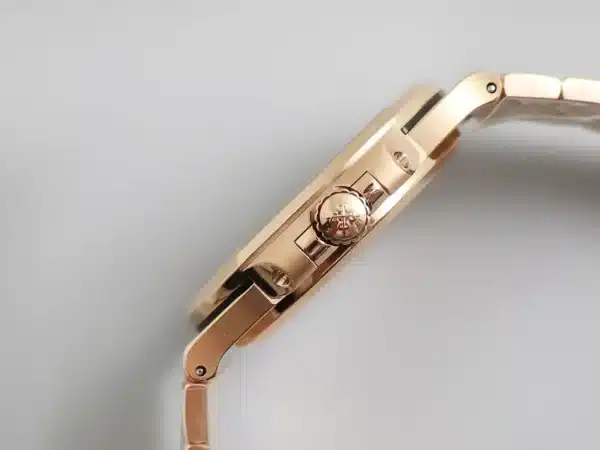 Nautilus 5711/1R-001  40 mm, Rose Gold