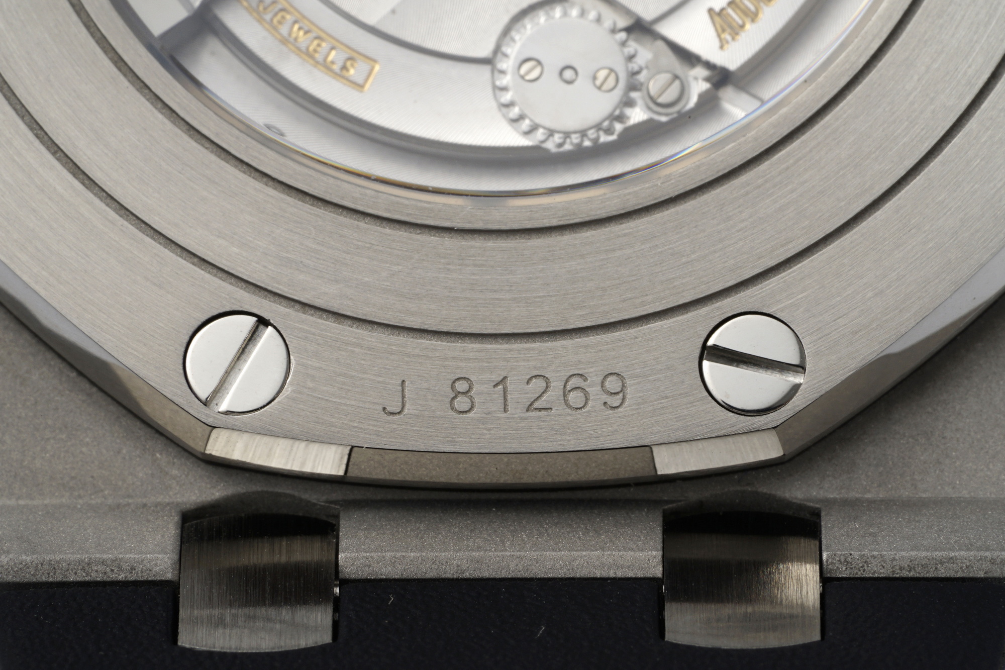 Royal Oak Offshore 44 mm, Grey Ref. 26400IO.OO.A004CA.02