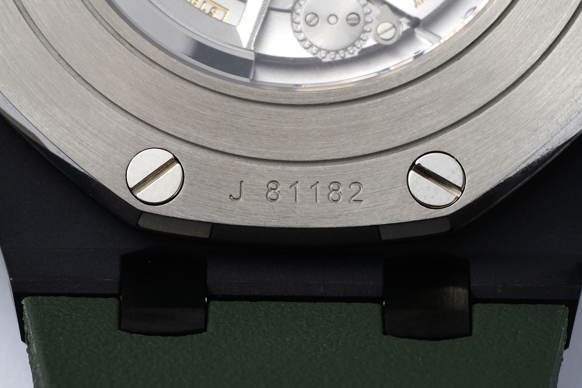 Royal Oak Offshore 44 mm, Green Ref. 26405CE.OO.A056CA.01