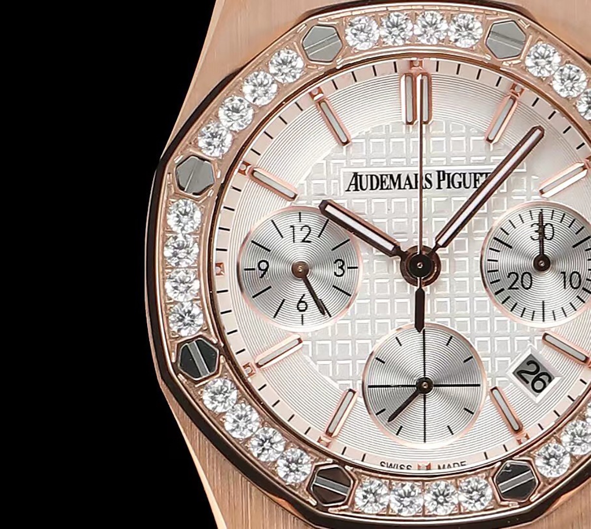 Royal Oak Offshore Chronograph 37 mm, White/Rose Gold Ref. 26231OR.ZZ.D010CA.01
