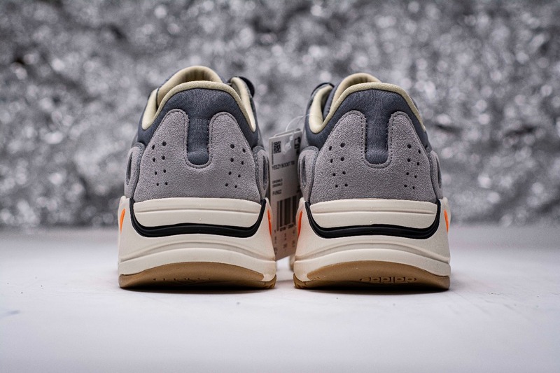 H12 YEEZY 700 RUNNER “MAGNET”