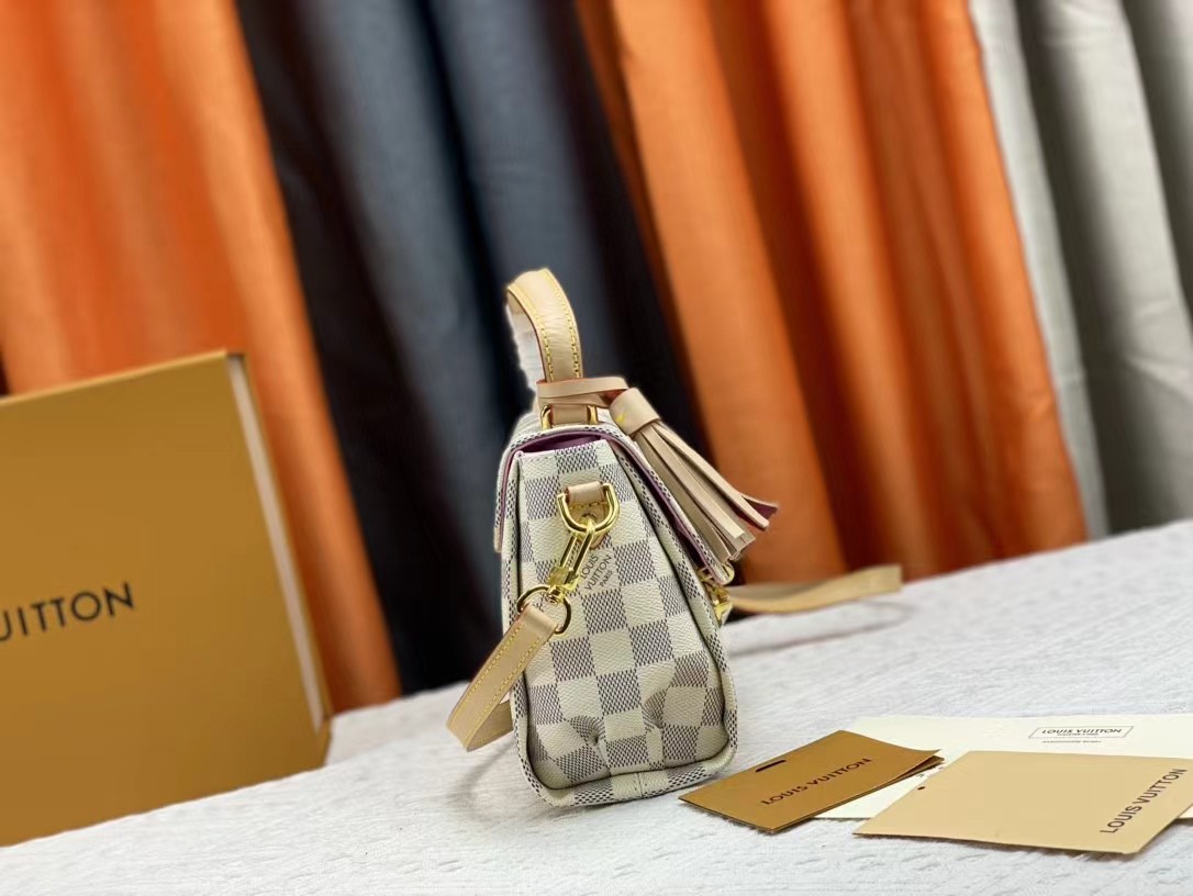 Louis Vuitton CROISETTE CHAIN WALLET