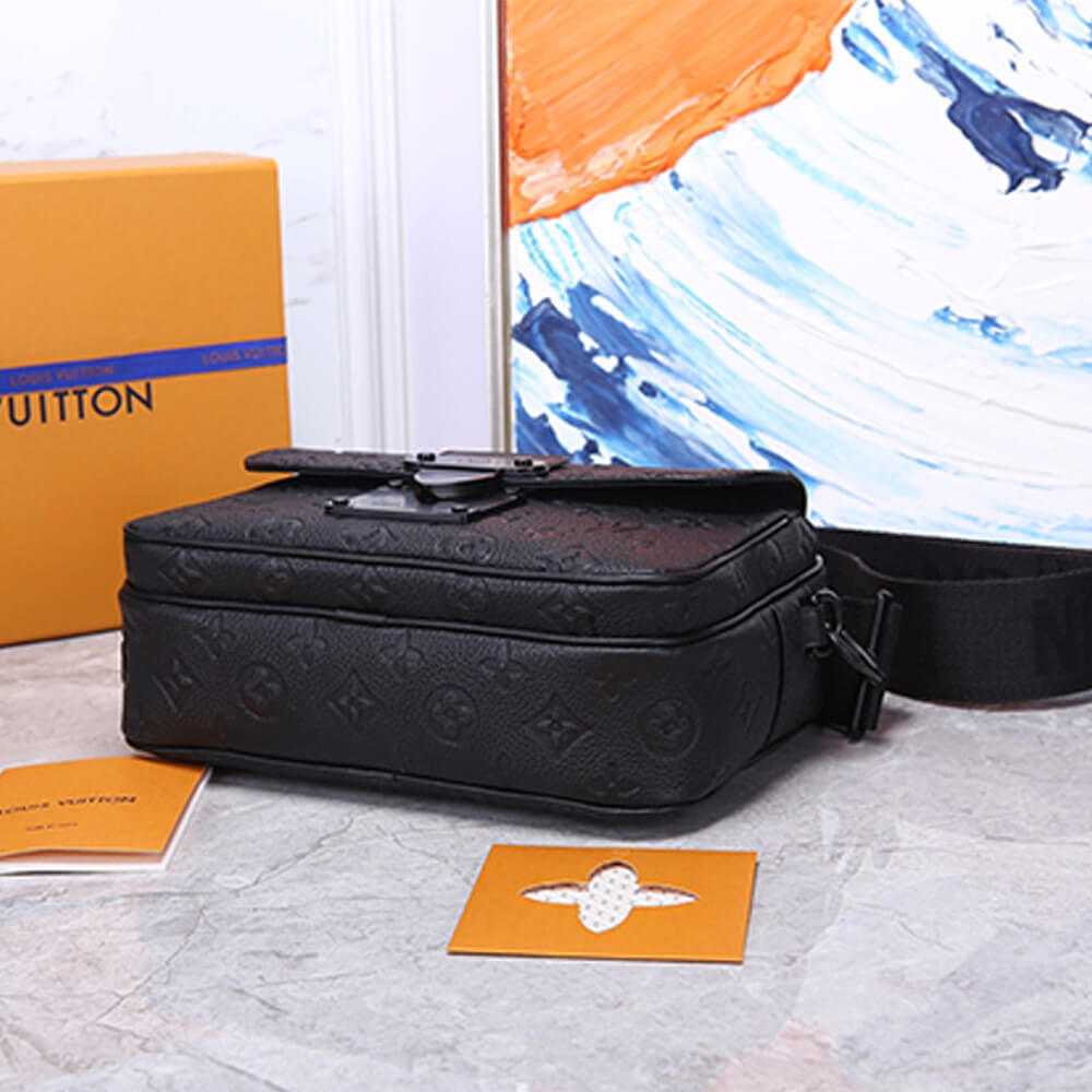Louis Vuitton S LOCK MESSENGER