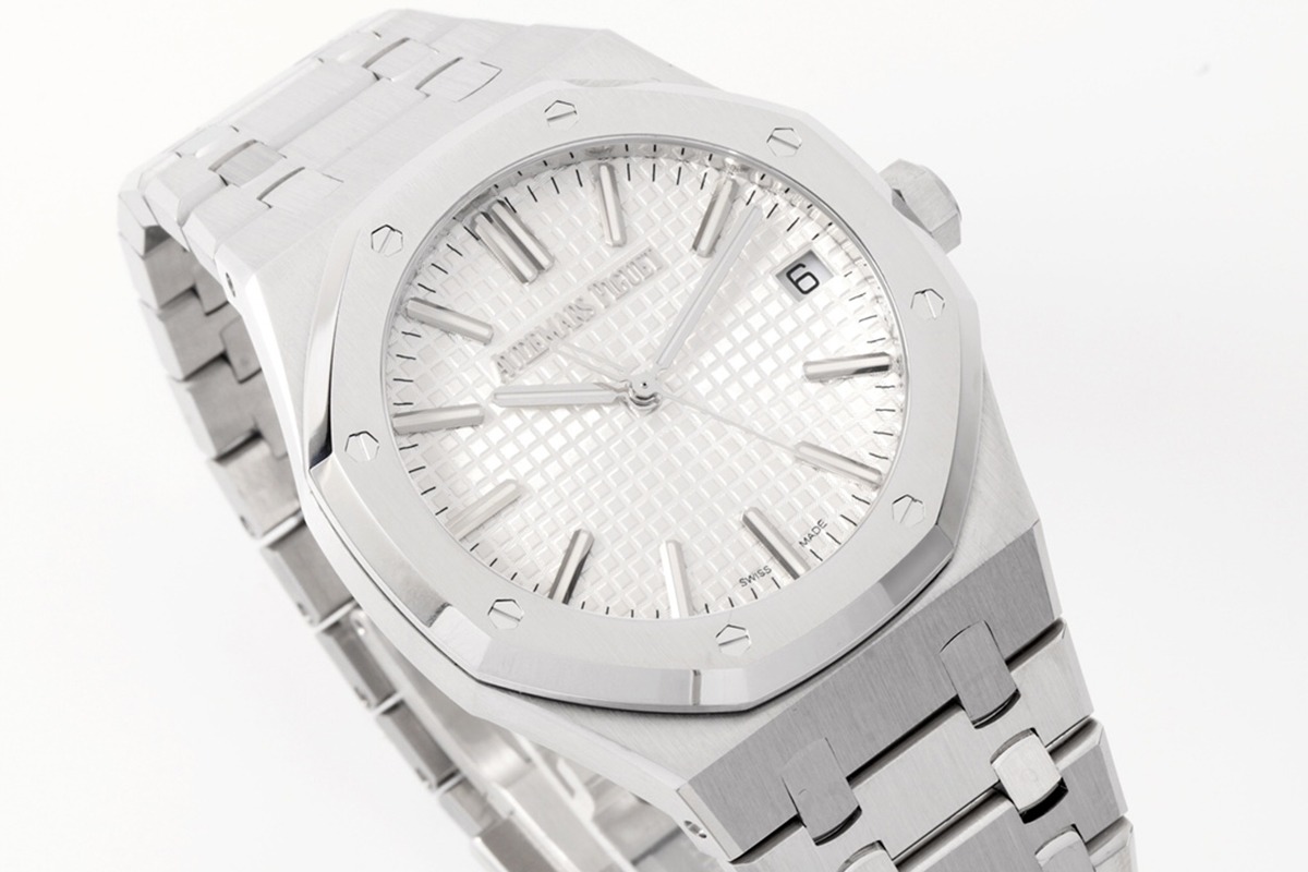 Royal Oak 50th Anniversary 41 mm, White Ref. 15510ST.OO.1320ST.03