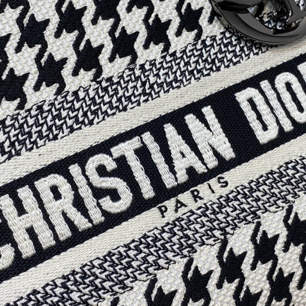 Dior MEDIUM LADY D-LITE BAG