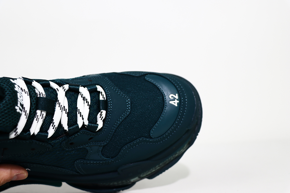 BALENCIAGA TRIPLE S SNEKAER “Navy”