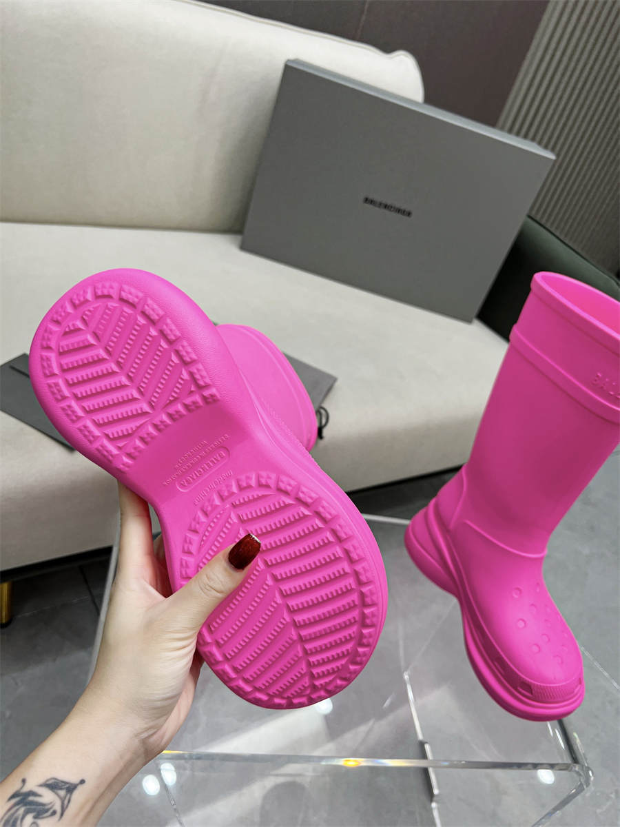 Balenciaga Crocs co-branded cave rain boots