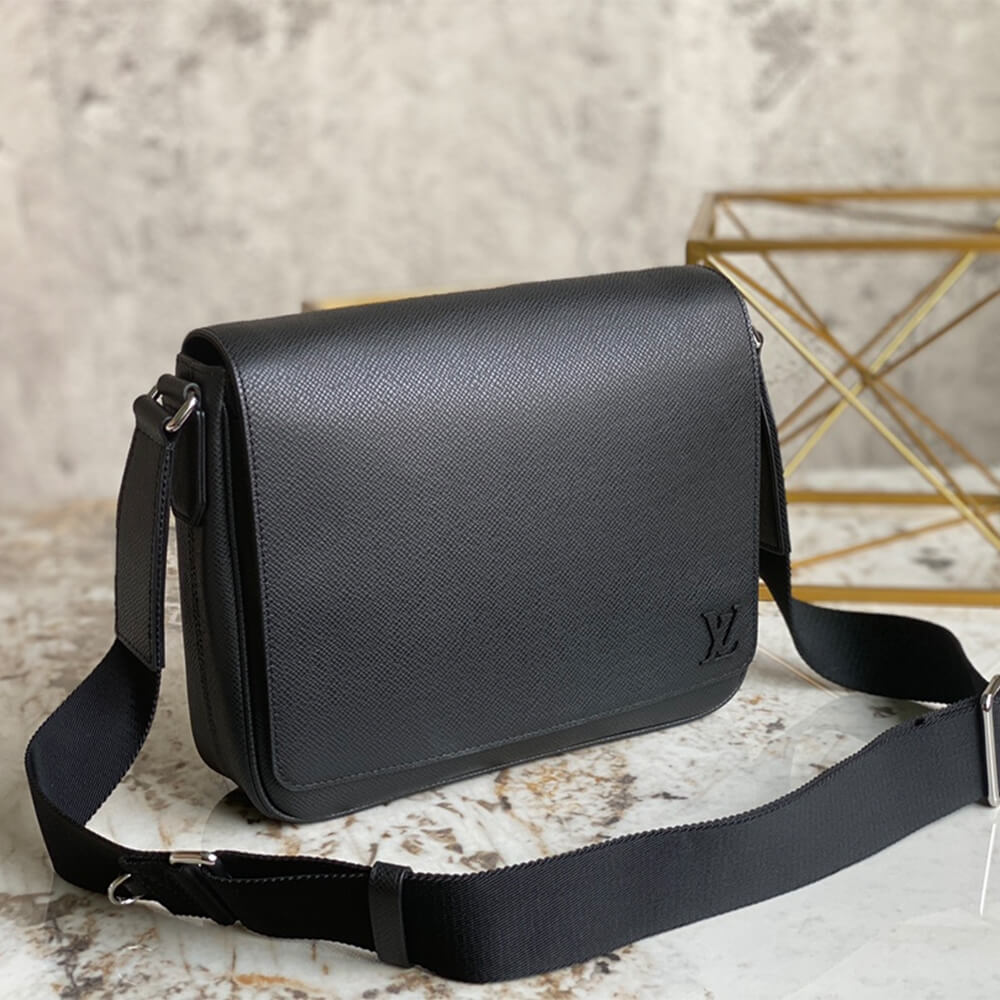 Louis Vuitton DISTRICT PM