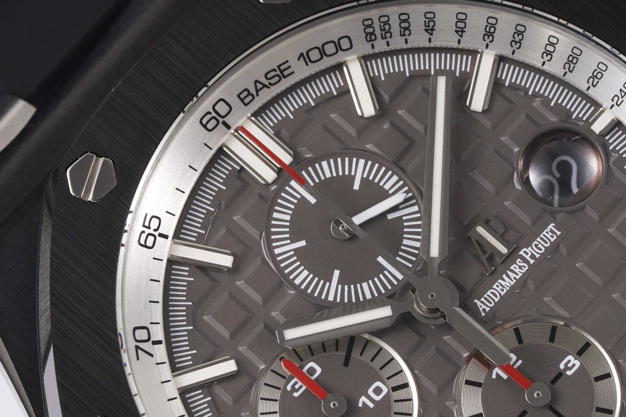 Royal Oak Offshore 44 mm, Anthracite Ref. 26405CE.OO.A002CA.01