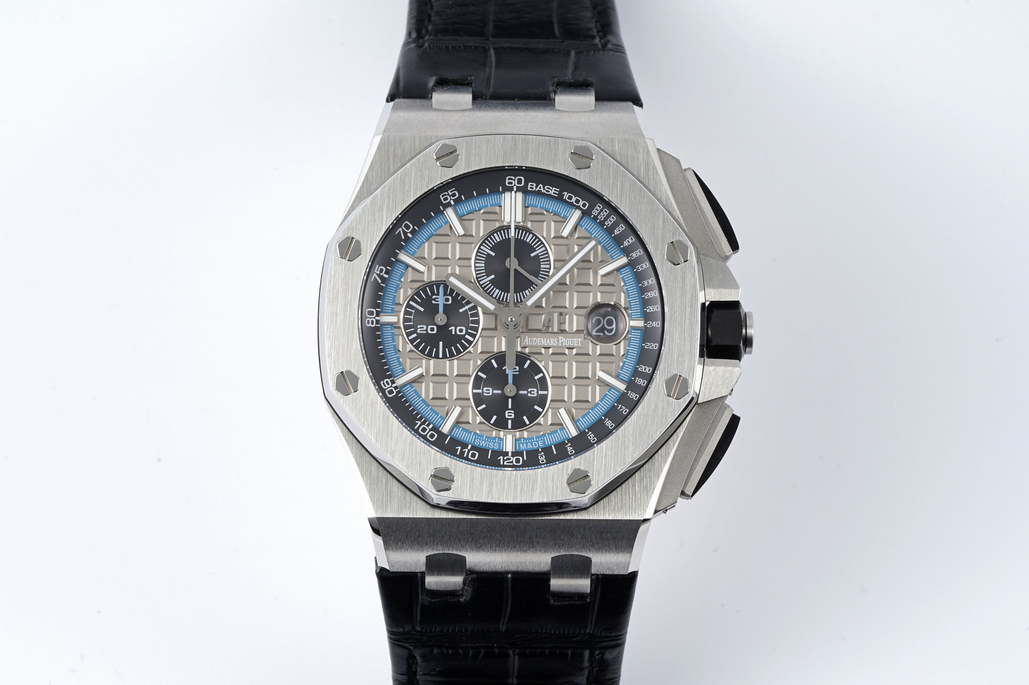 Royal Oak Offshore 44 mm, Grey Ref. 26417BC.OO.A002CR.01