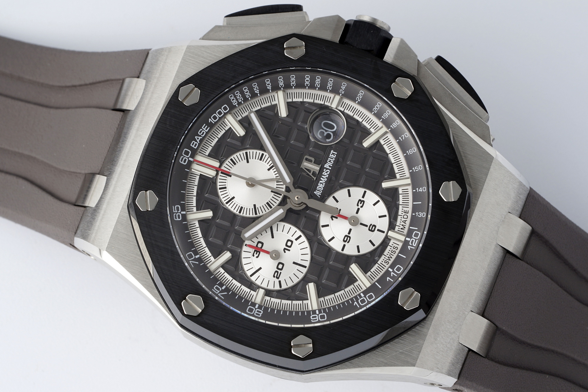 Royal Oak Offshore 44 mm, Grey Ref. 26400IO.OO.A004CA.01