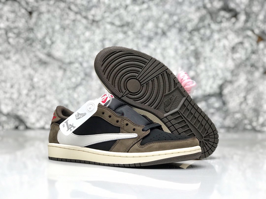 TRAVIS SCOTT X AIR JORDAN 1 LOW AJ1