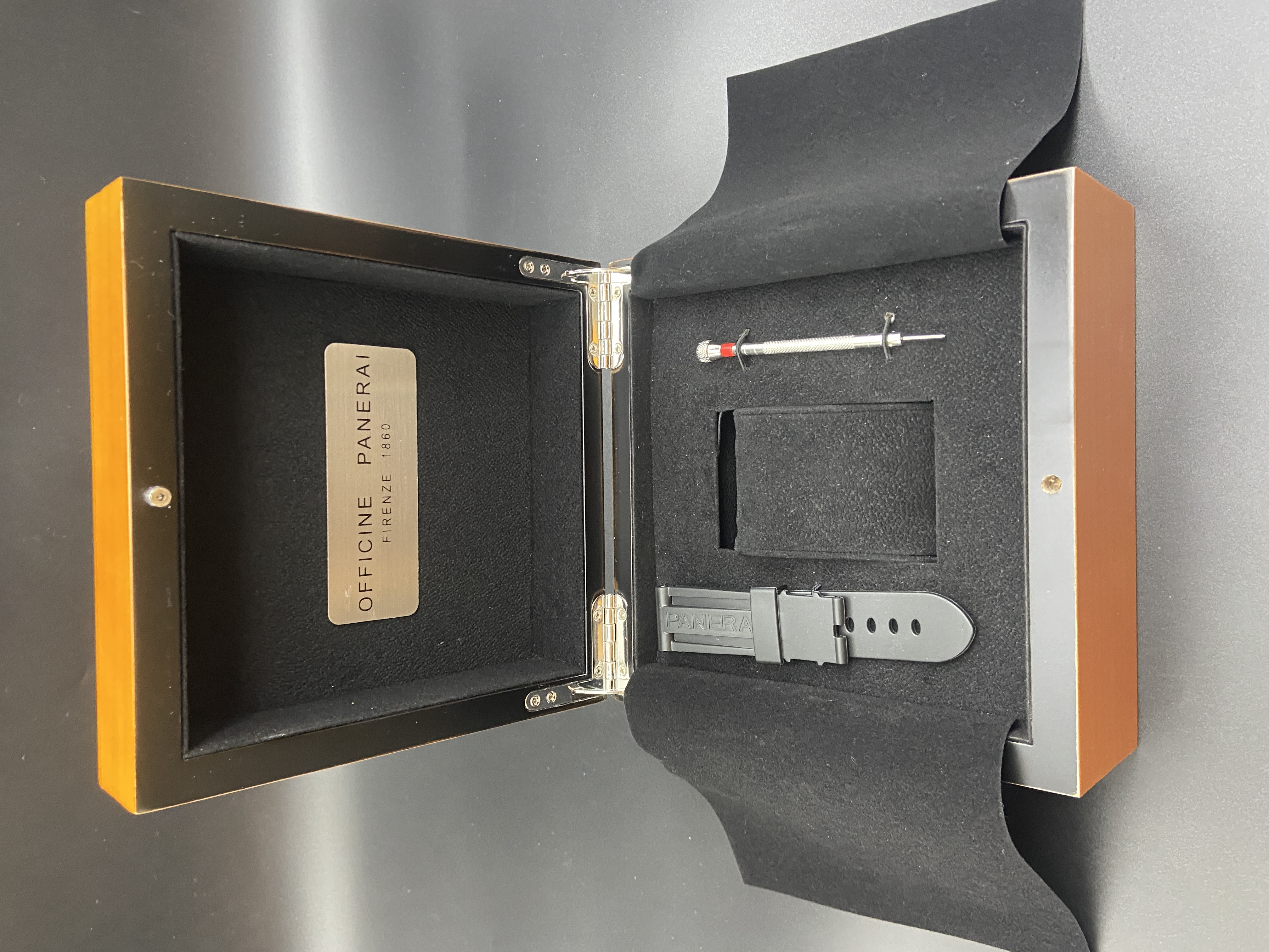 ‎Panera* Watch Box