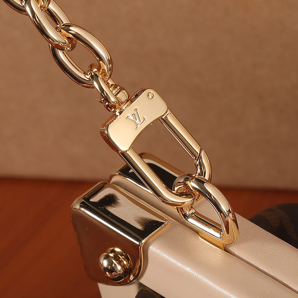 Louis Vuitton Monogram Clutch