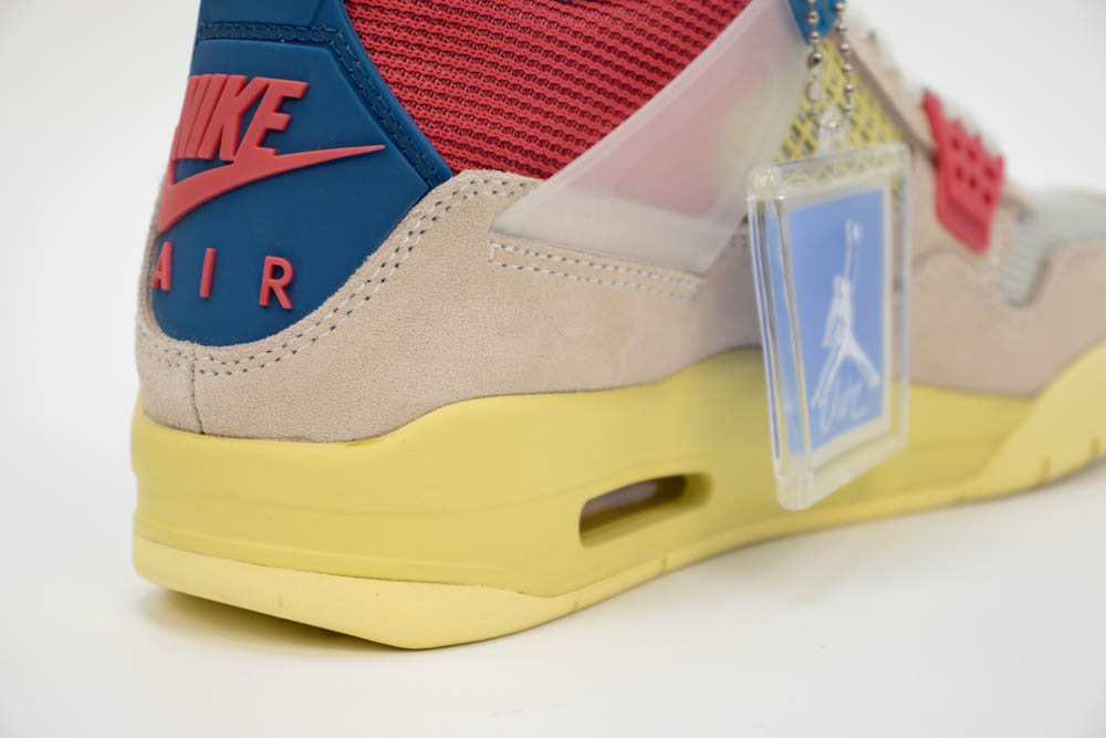 AIR JORDAN 4 RETRO UNION GUAVA ICE