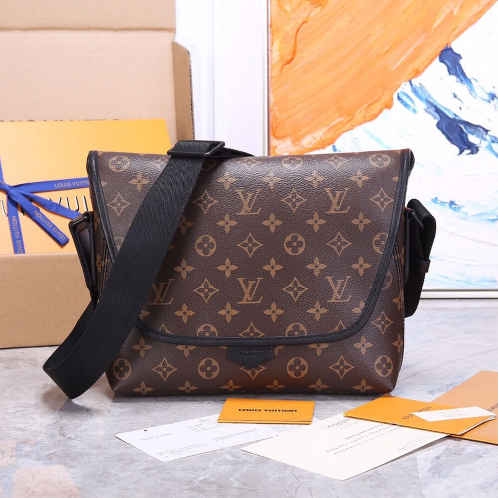 Louis Vuitton MAGNETIC MESSENGER