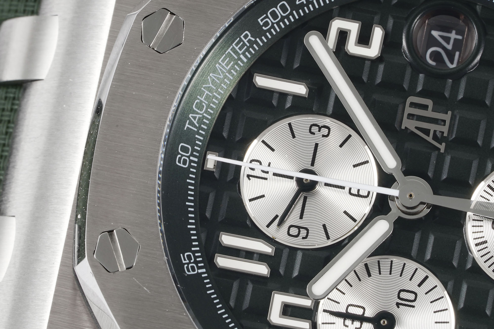 Royal Oak Offshore 42 mm, Green Ref. 26238TI.OO.A056CA.01