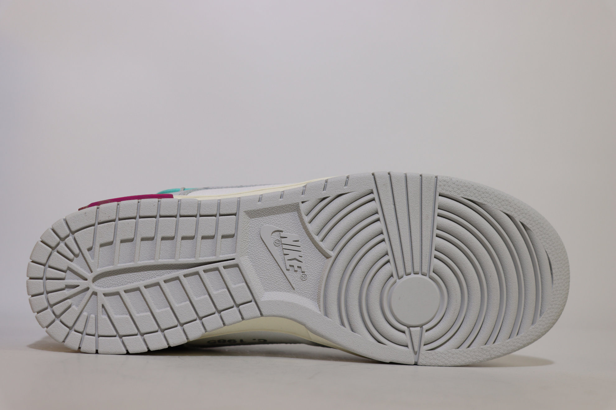 Off White Low Lot 04 of The 50