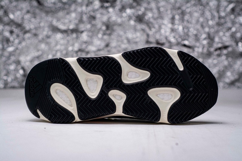 YEEZY 700 “WAVE RUNNER”