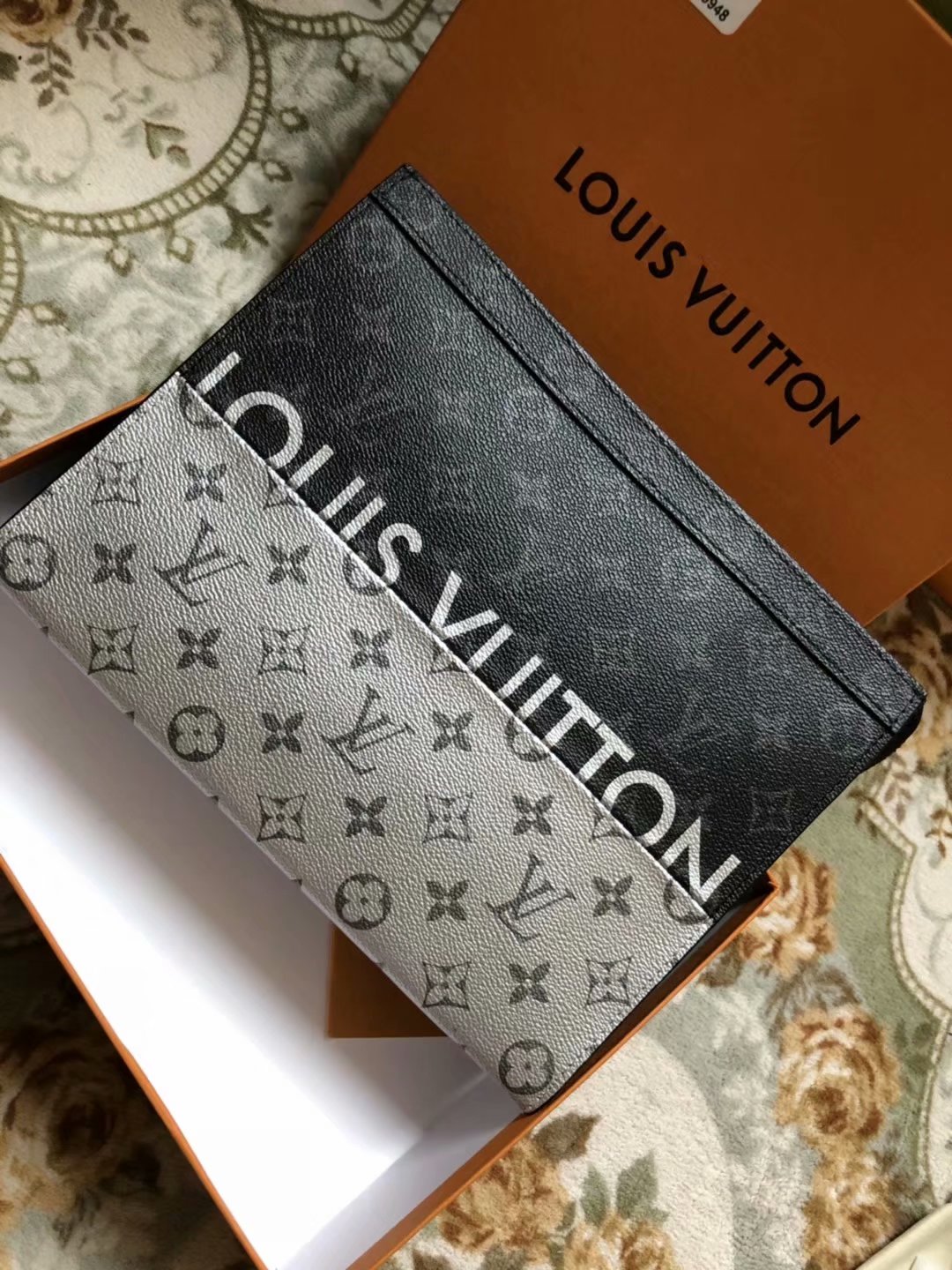 AAA Louis Vuitton M63039 Men Pochette Voyage MM Monogram Other